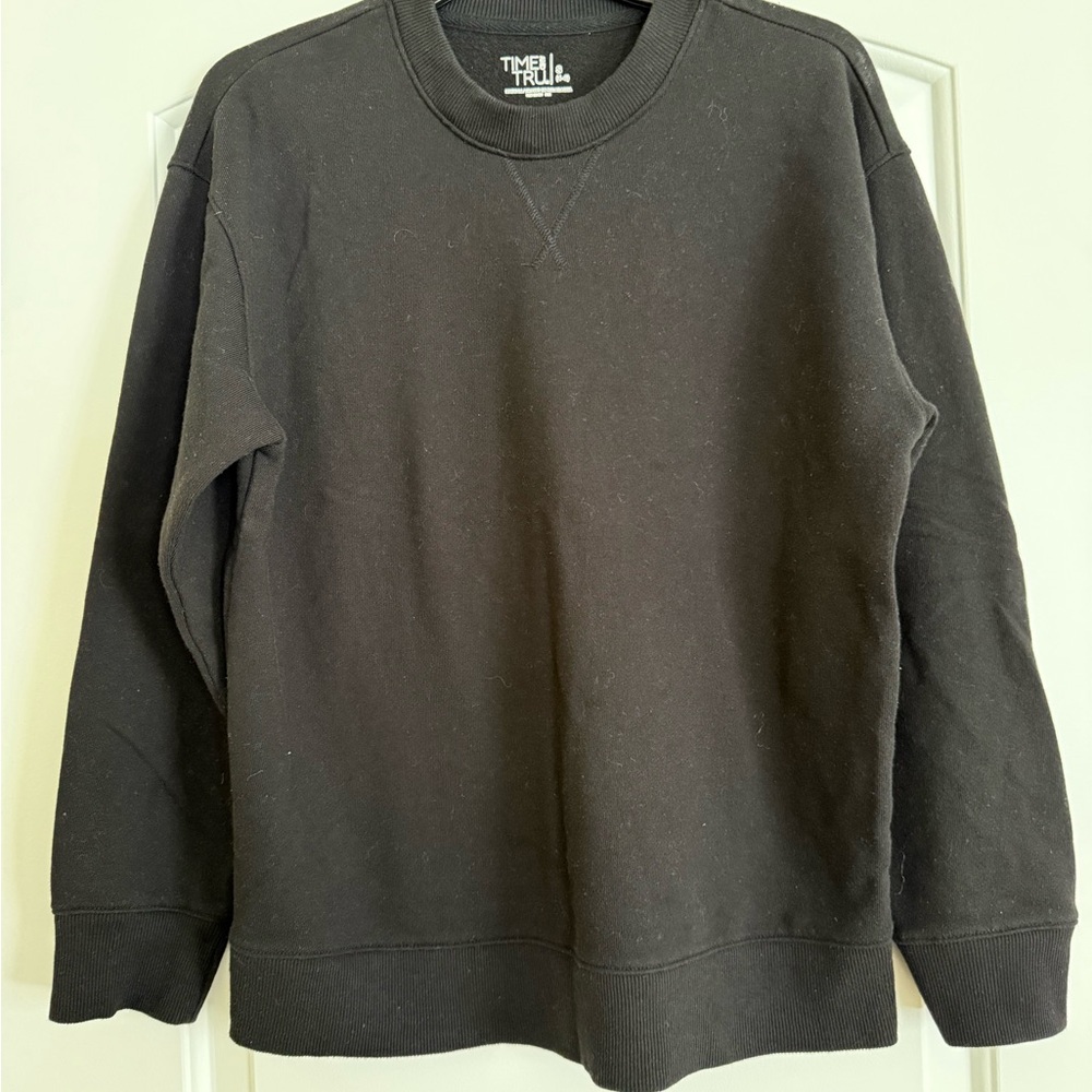 Time and Tru Women’s Dark Crewneck Sweater